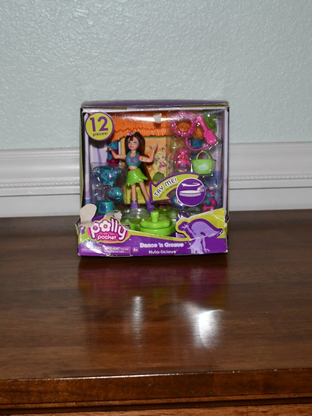 2006 Polly Pocket Dance n' Groove Hula-licious Herstie Doll & Accessories NEW
